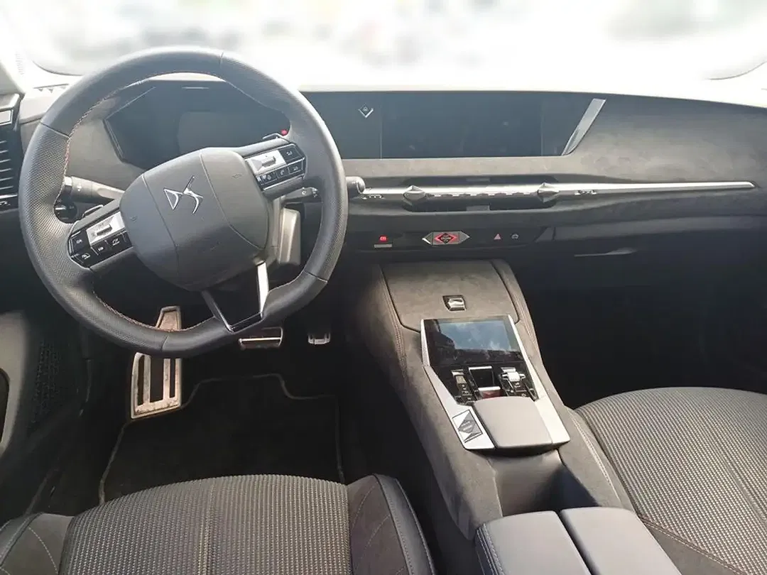 DS Automobiles DS 4 - Thumbnail 9