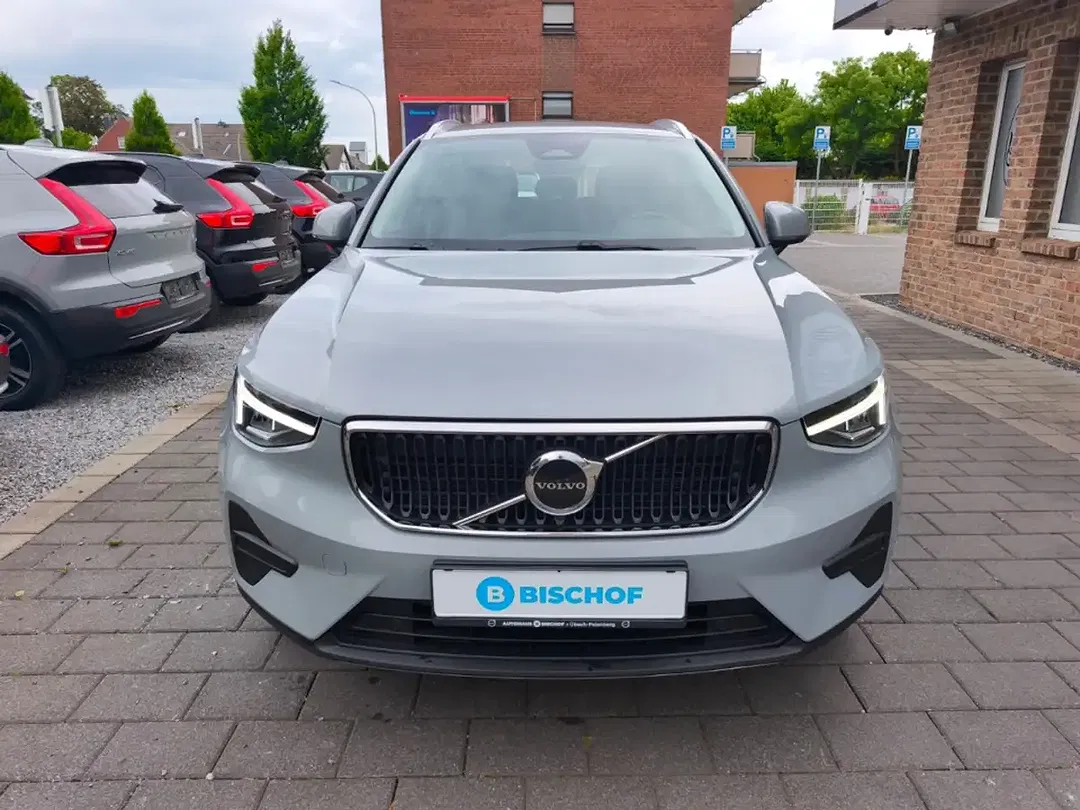Volvo XC40 B3 Core - Thumbnail 3