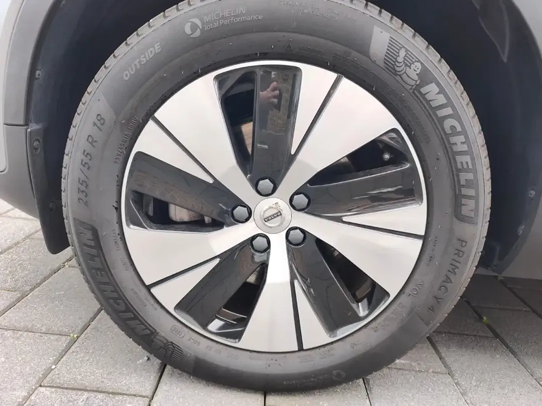 Volvo XC40 B3 Core - Thumbnail 4