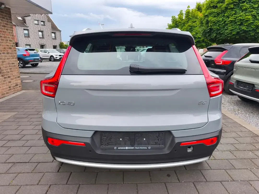 Volvo XC40 B3 Core - Thumbnail 6