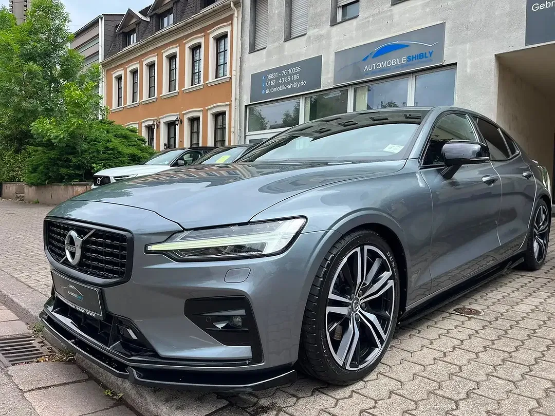 Volvo S60 AUT R-Design - foto 1
