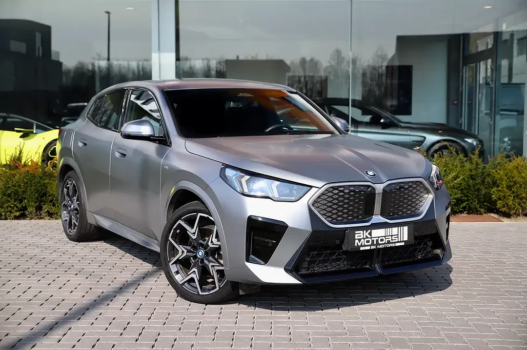 BMW iX2 xDrive - foto 1