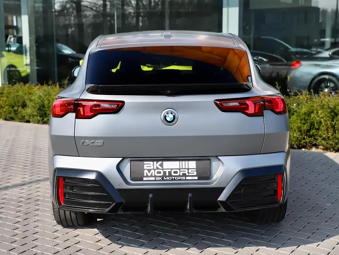 BMW iX2 xDrive - Thumbnail 6