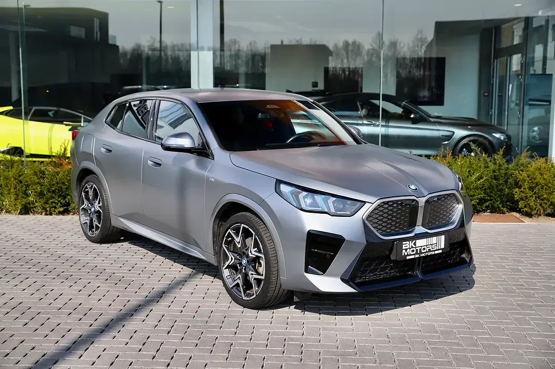BMW iX2 xDrive - foto 2