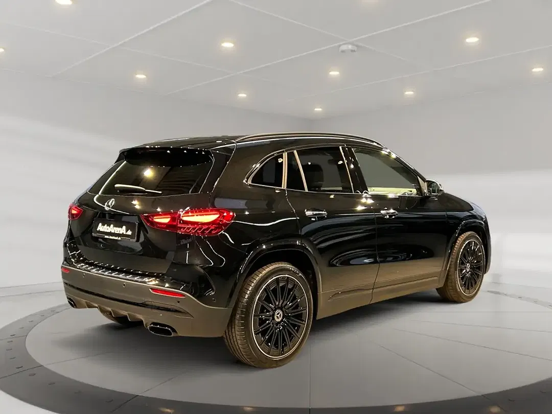 Mercedes-Benz GLA 200 AMG MBUX Night - foto 2