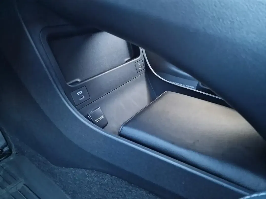 Subaru Solterra EV Platinum - Thumbnail 12