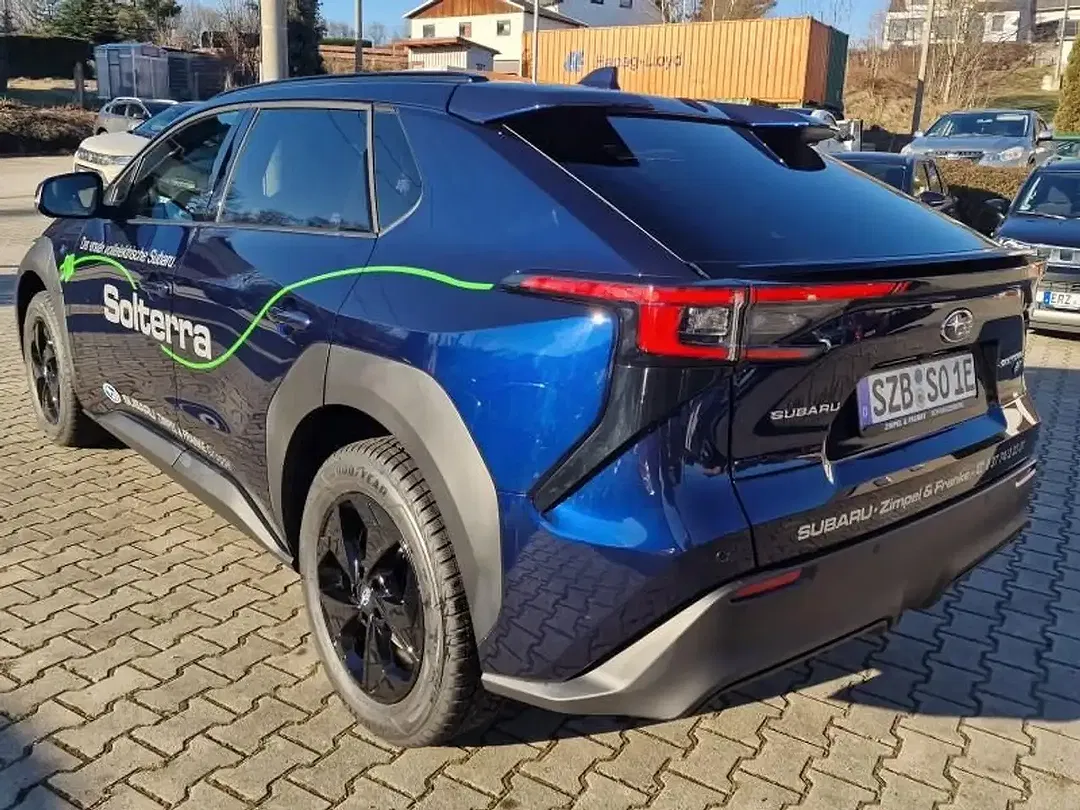 Subaru Solterra EV Platinum - Thumbnail 4