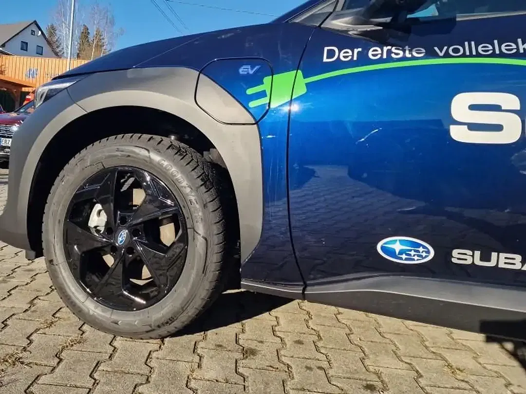 Subaru Solterra EV Platinum - Thumbnail 6
