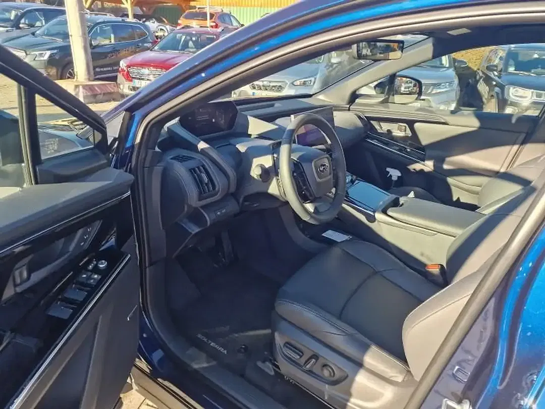 Subaru Solterra EV Platinum - Thumbnail 7