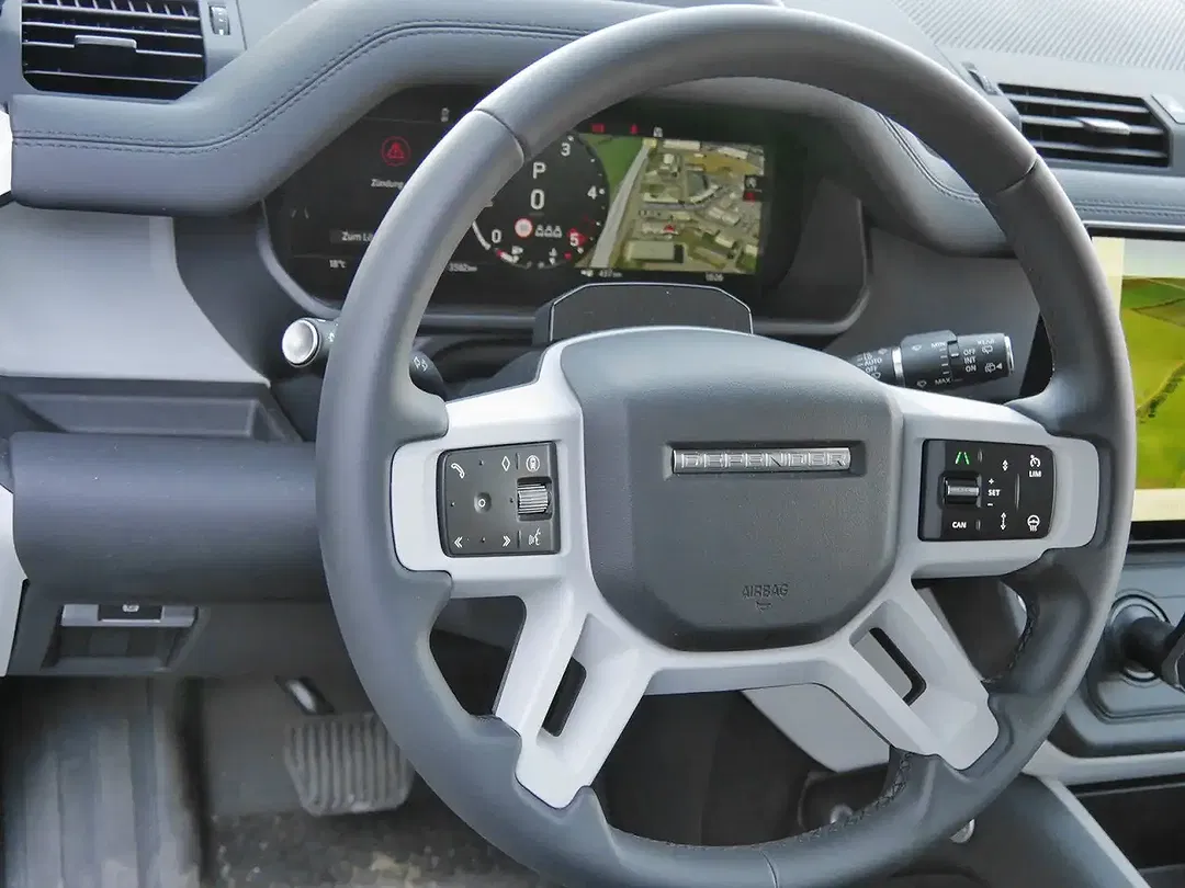 Land Rover Defender 110 X-Dynamic SE - Thumbnail 12