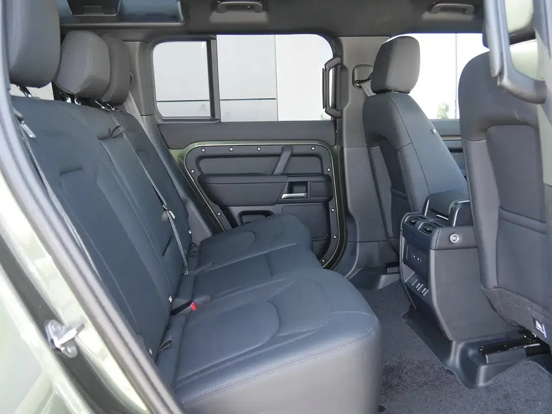 Land Rover Defender 110 X-Dynamic SE - Thumbnail 5