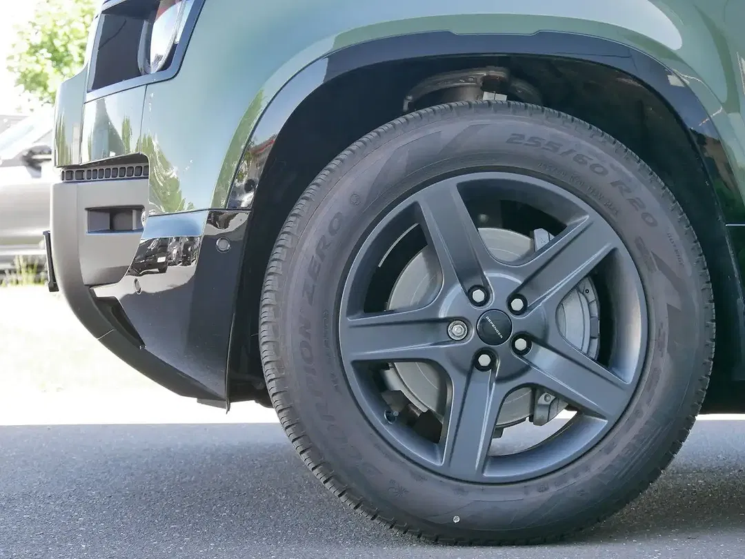 Land Rover Defender 110 X-Dynamic SE - Thumbnail 9