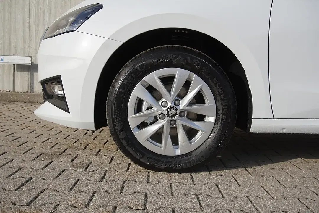 Skoda Fabia 1.0 TSI - Thumbnail 3