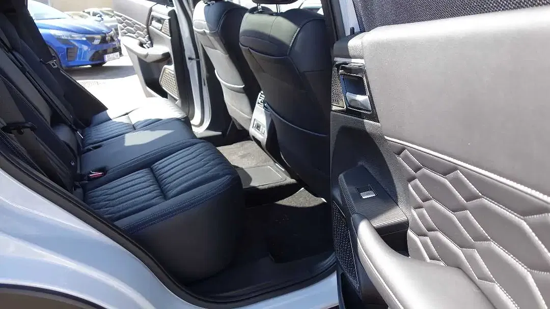Mitsubishi Outlander 2.4 PHEV Diamant Top - Thumbnail 13