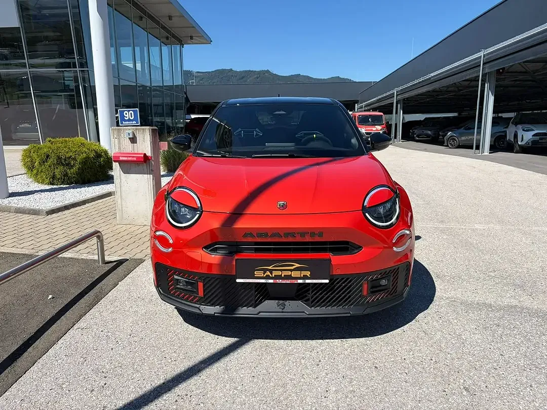 Abarth 600e Competizione - foto 2