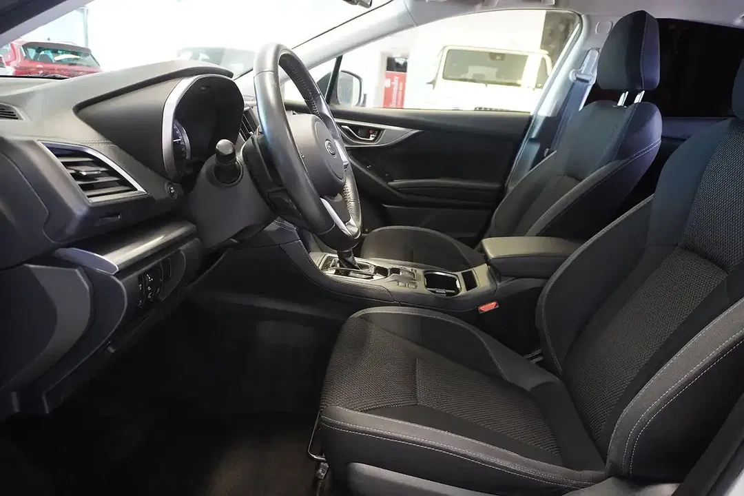 Subaru Impreza AUT AWD Exclusive - Thumbnail 8