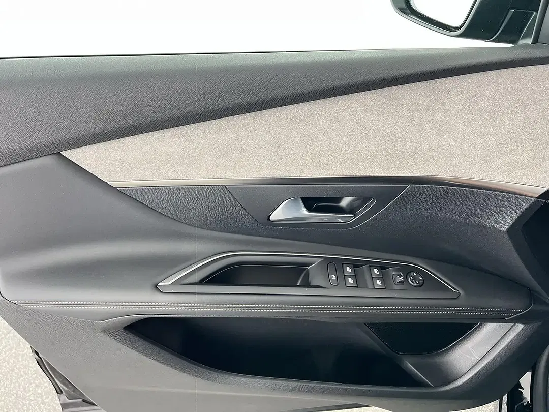 Peugeot 3008 GT - Thumbnail 10