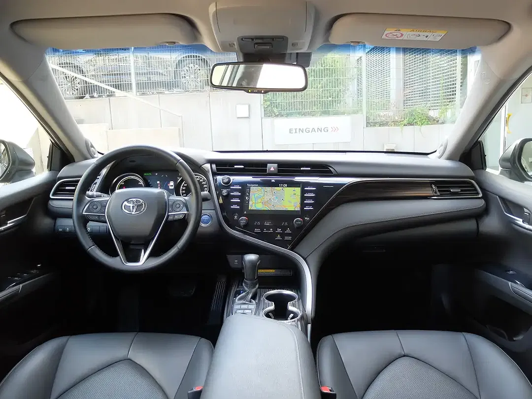Toyota Camry Hybrid - Thumbnail 14