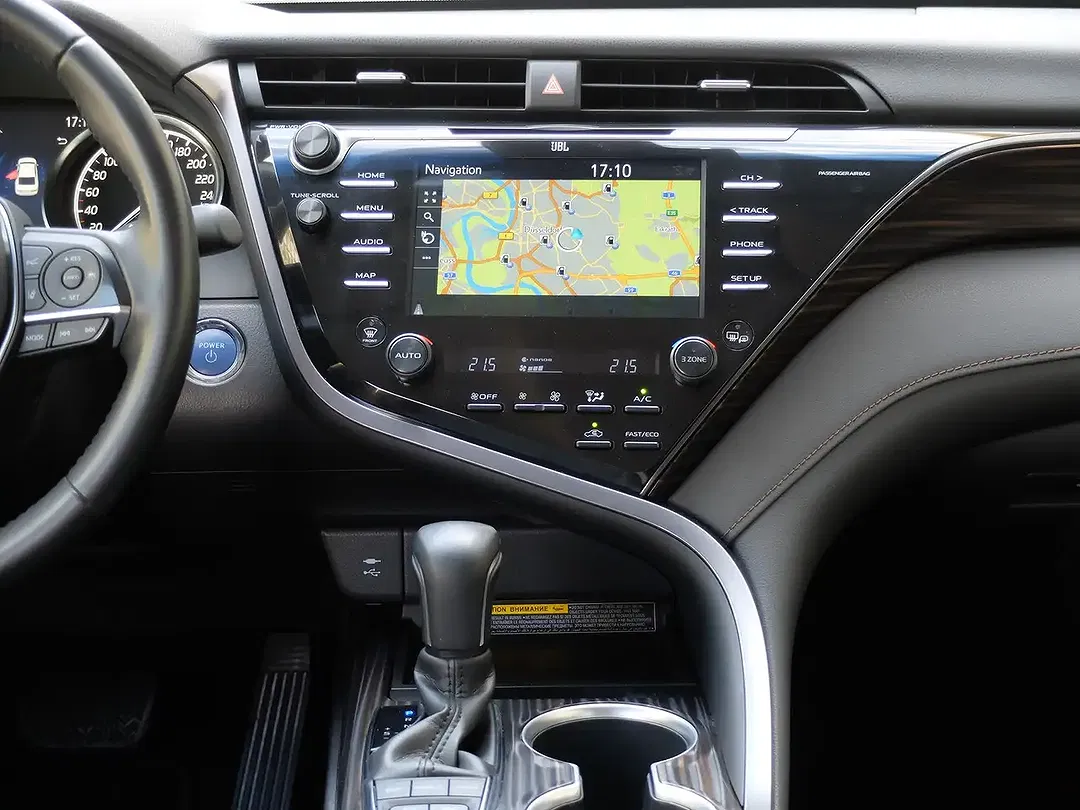 Toyota Camry Hybrid - foto 15