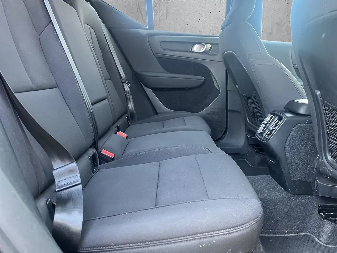 Volvo XC40 Momentum Pro - Thumbnail 14