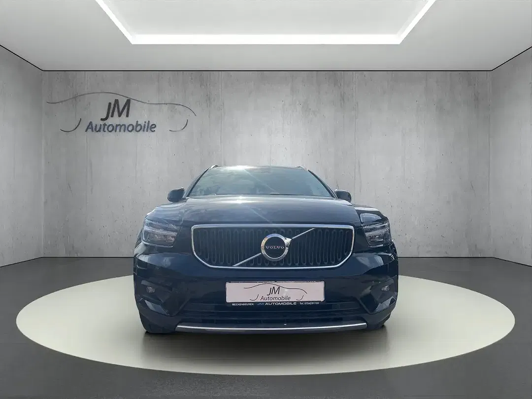 Volvo XC40 Momentum Pro - foto 2