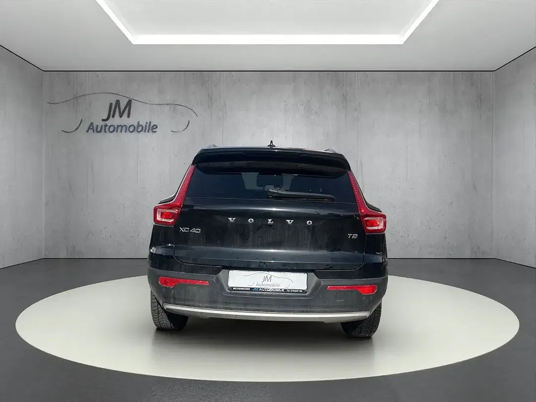 Volvo XC40 Momentum Pro - Thumbnail 6