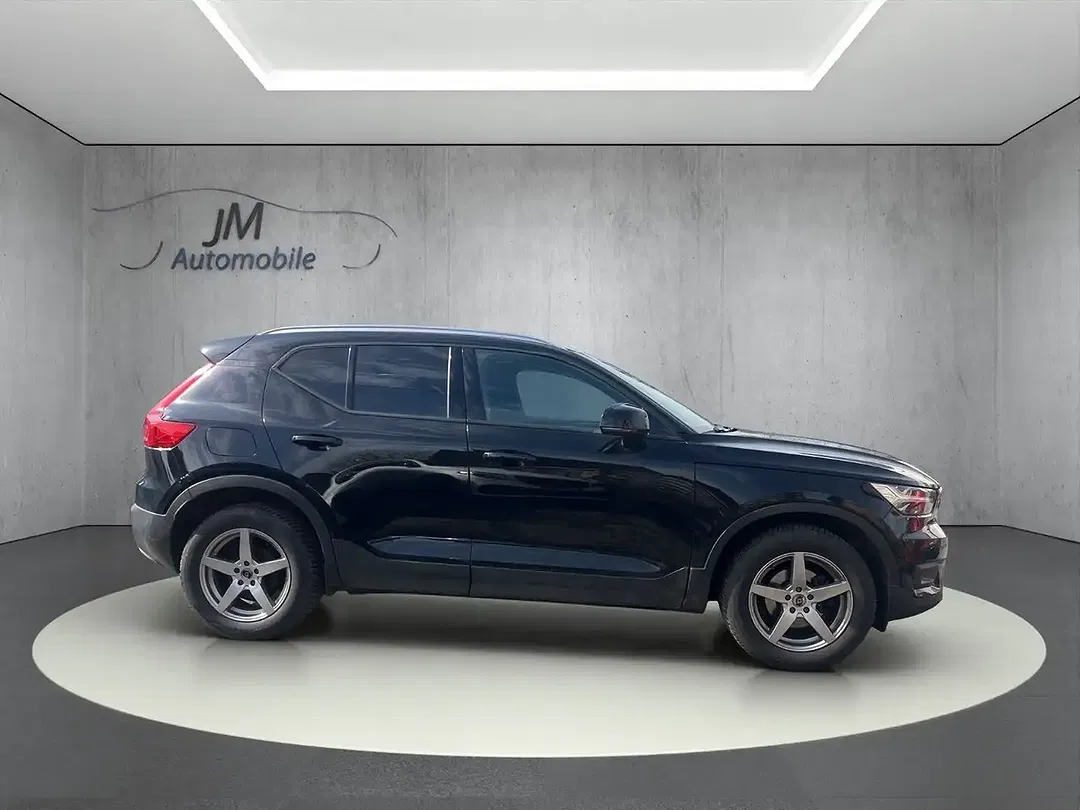 Volvo XC40 Momentum Pro - Thumbnail 8