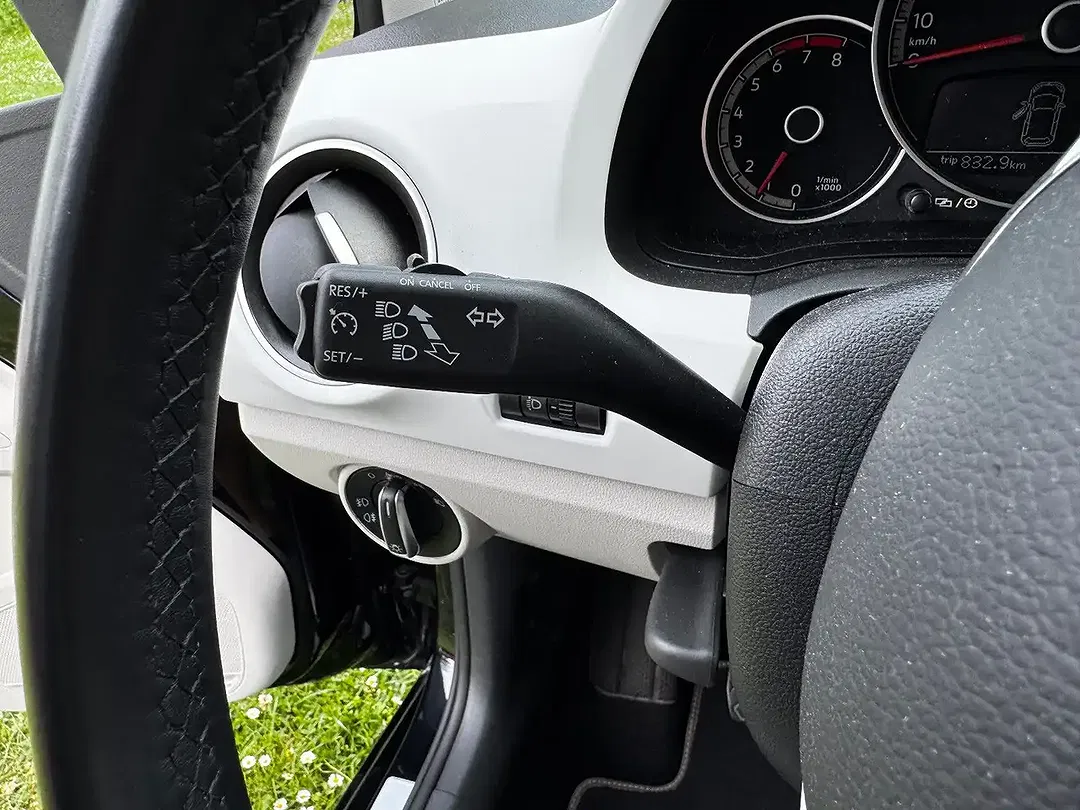 Volkswagen up! - Thumbnail 12