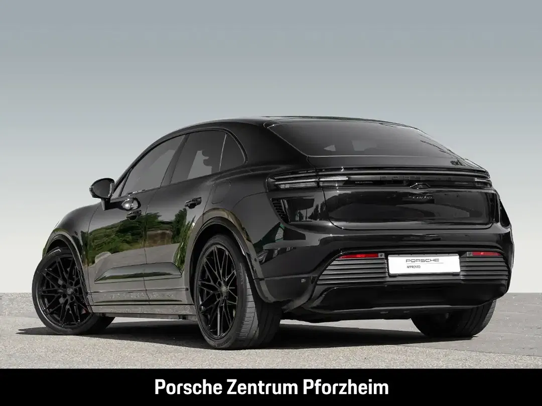 Porsche Macan Turbo - Thumbnail 3