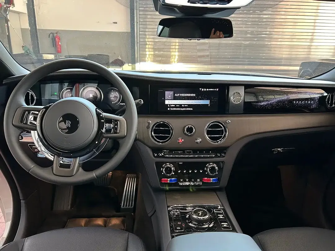 Rolls-Royce Spectre - Thumbnail 10