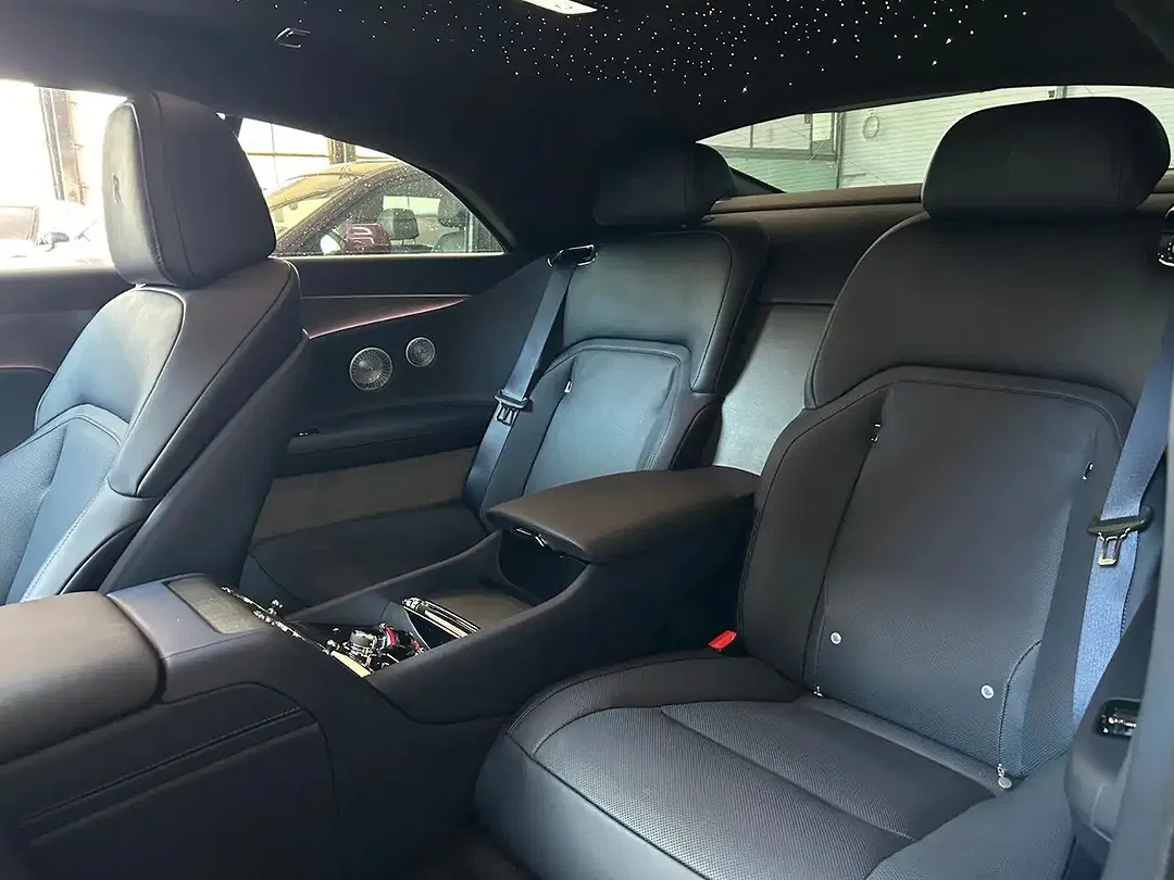 Rolls-Royce Spectre - Thumbnail 11