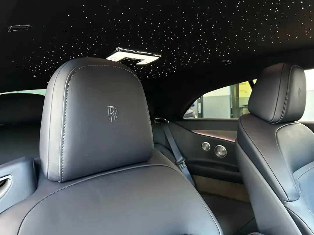Rolls-Royce Spectre - Thumbnail 14