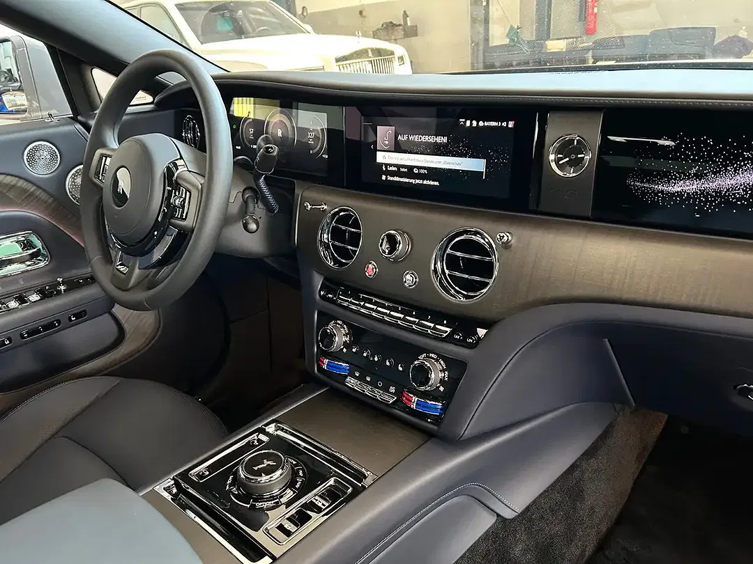 Rolls-Royce Spectre - Thumbnail 7