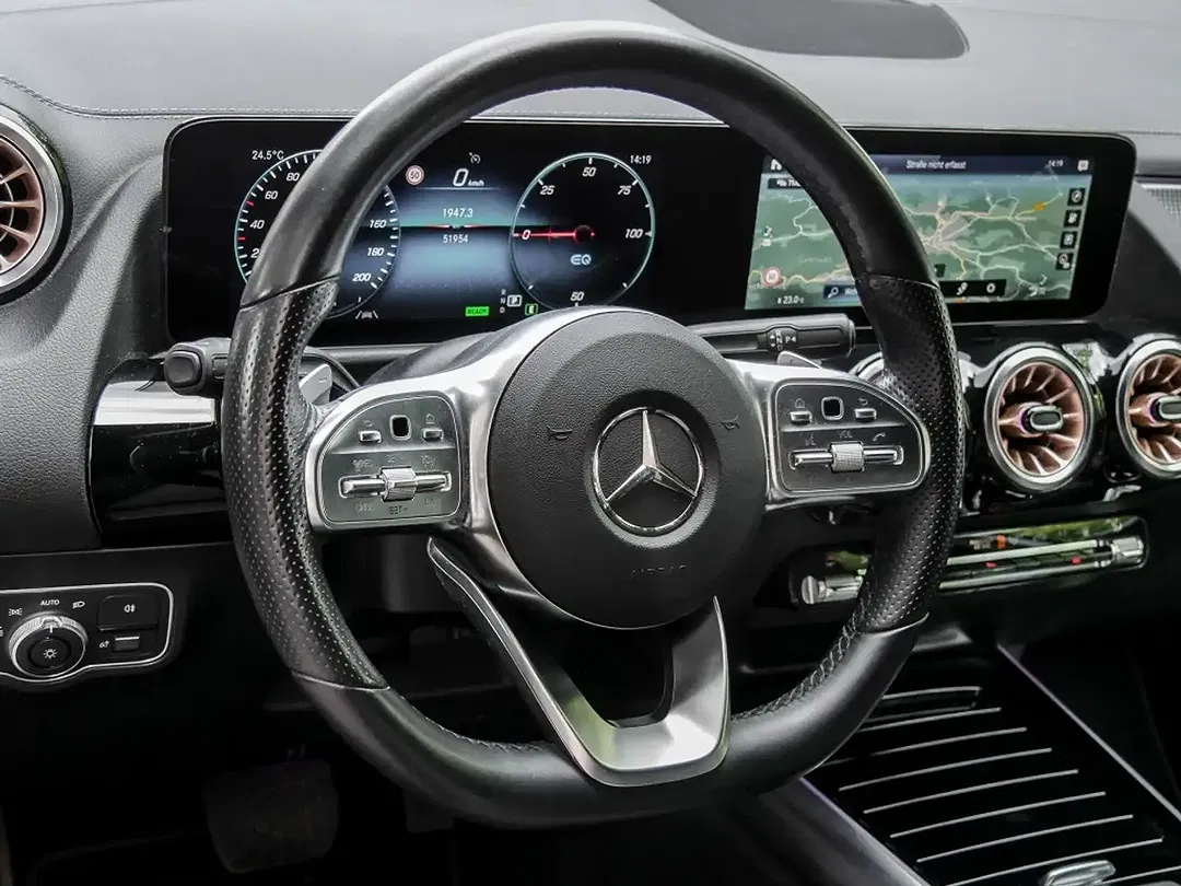 Mercedes-Benz EQA 250 - Thumbnail 8