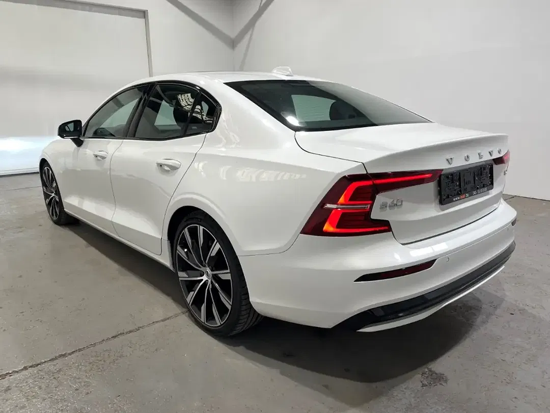 Volvo S60 B4 AUT Plus Dark - Thumbnail 2
