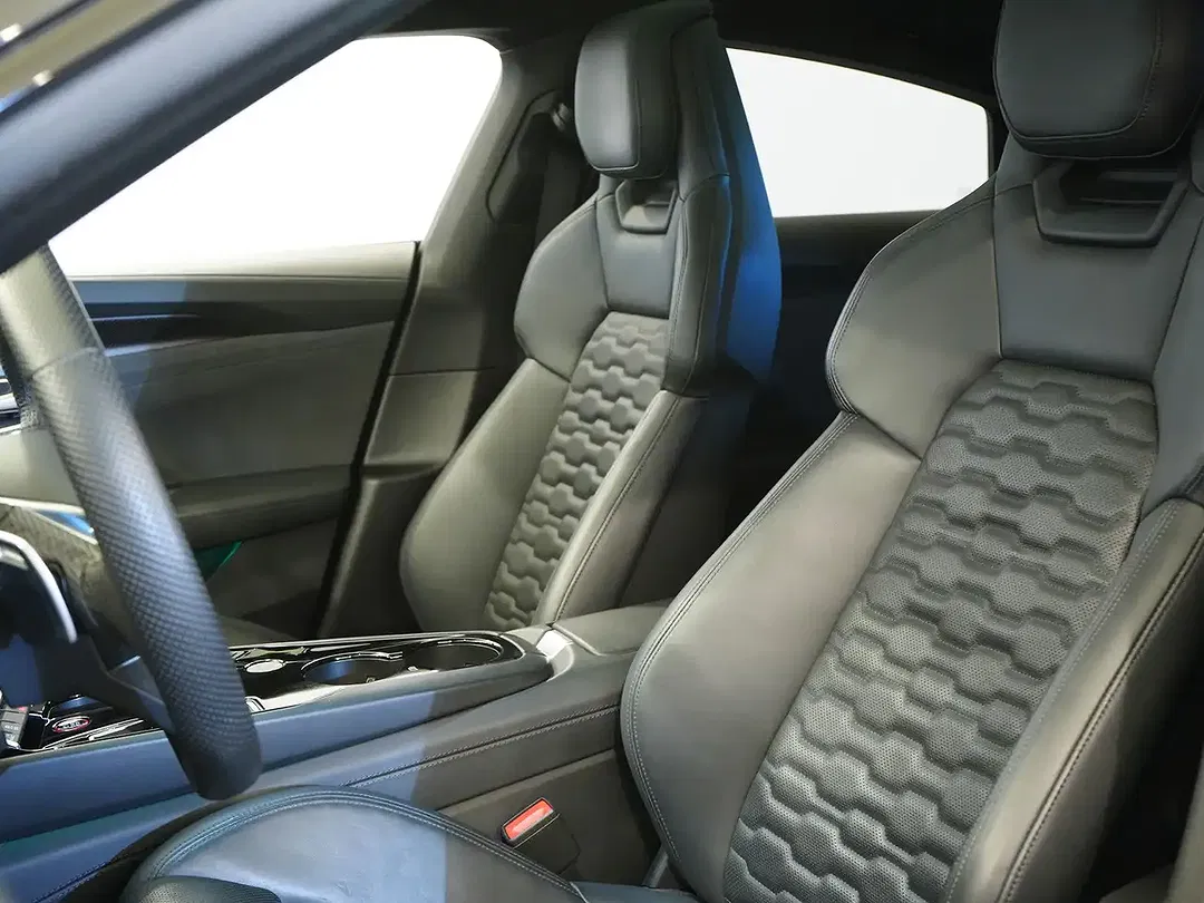 Audi e-tron GT - Thumbnail 9