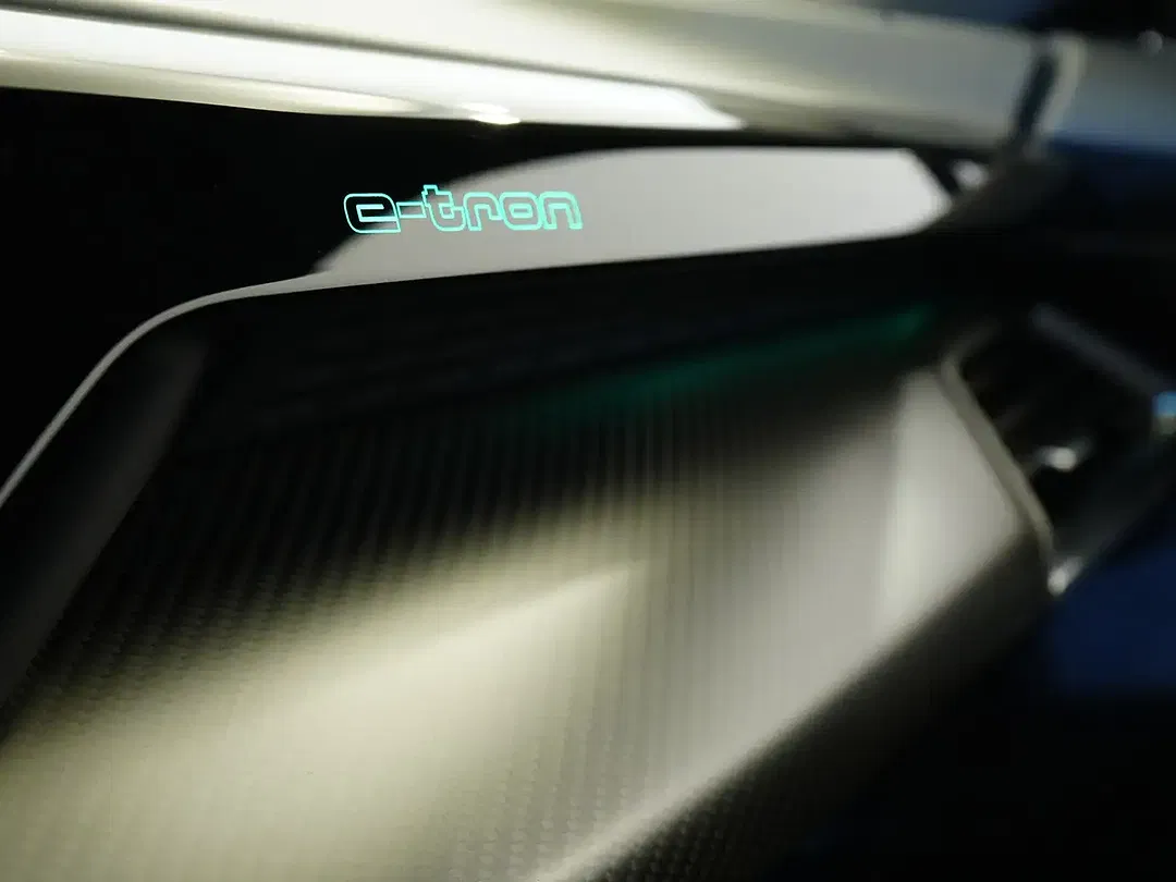 Audi e-tron GT - Thumbnail 12