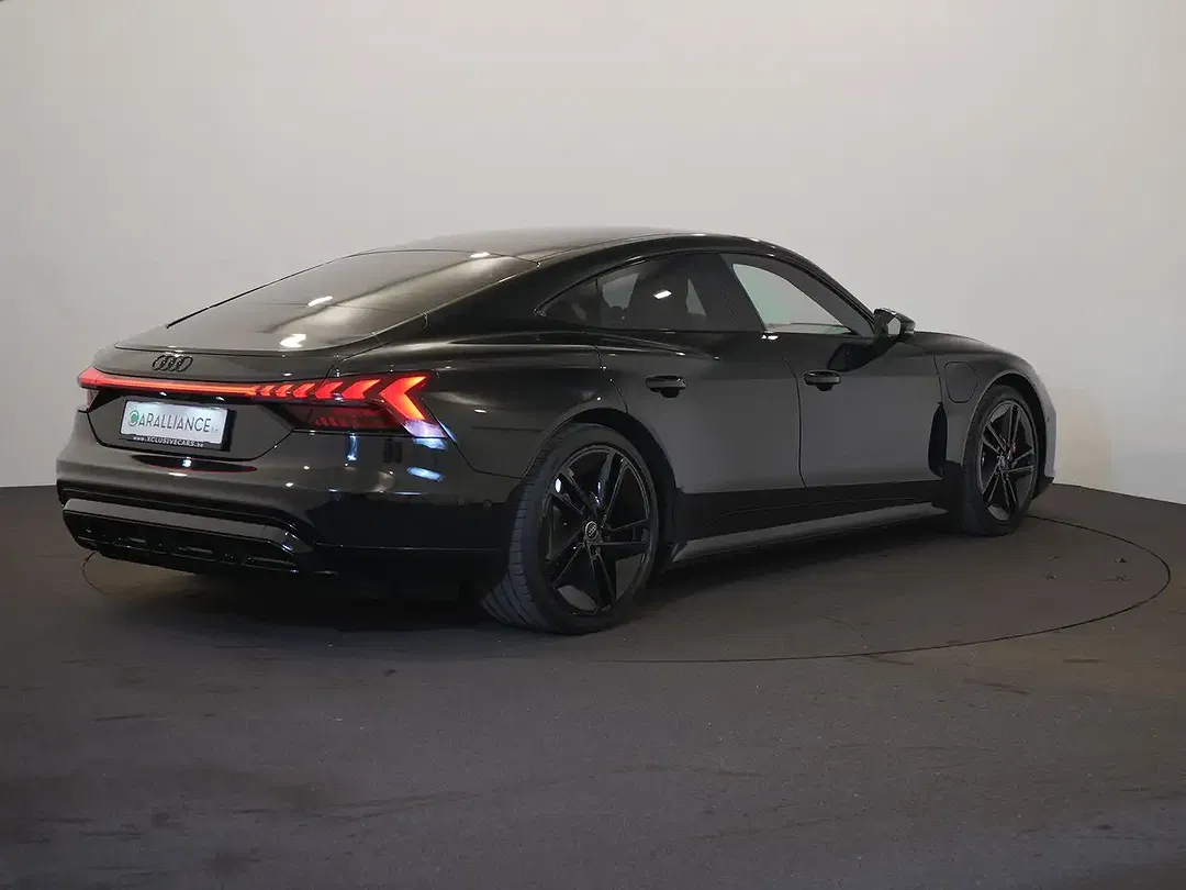 Audi e-tron GT - Thumbnail 5
