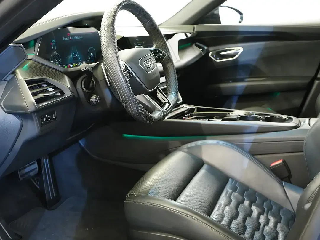 Audi e-tron GT - Thumbnail 8