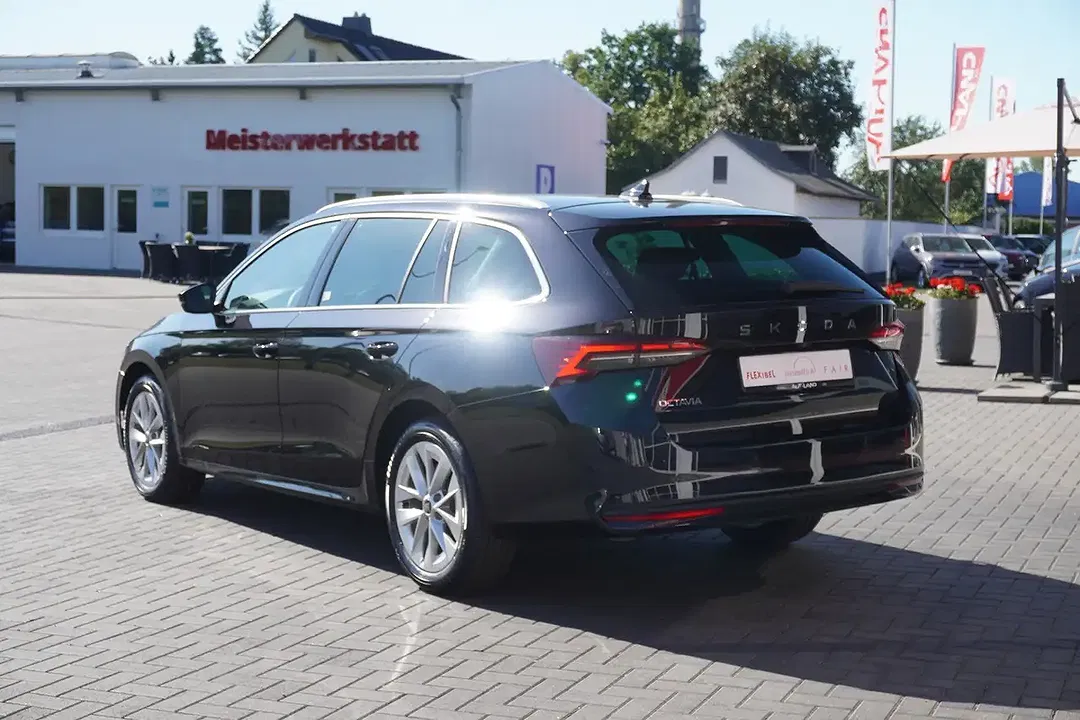 Skoda Octavia 1.5 TSI DSG Combi - Thumbnail 1