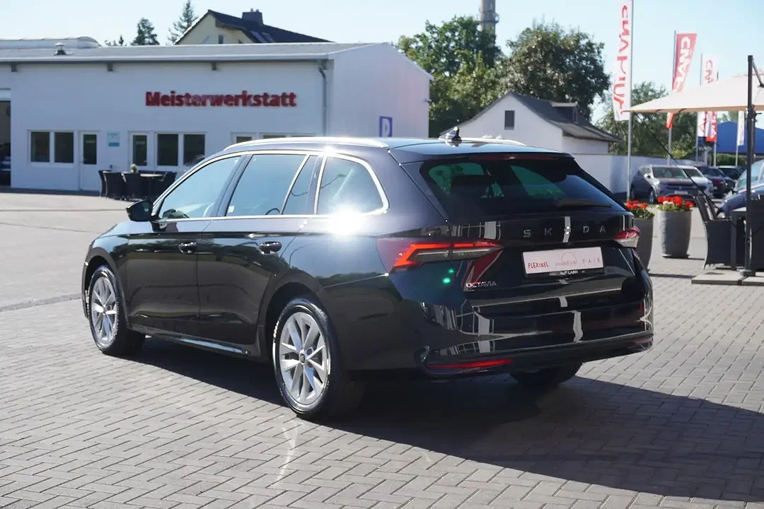 Skoda Octavia 1.5 TSI DSG Combi - Afbeelding 1