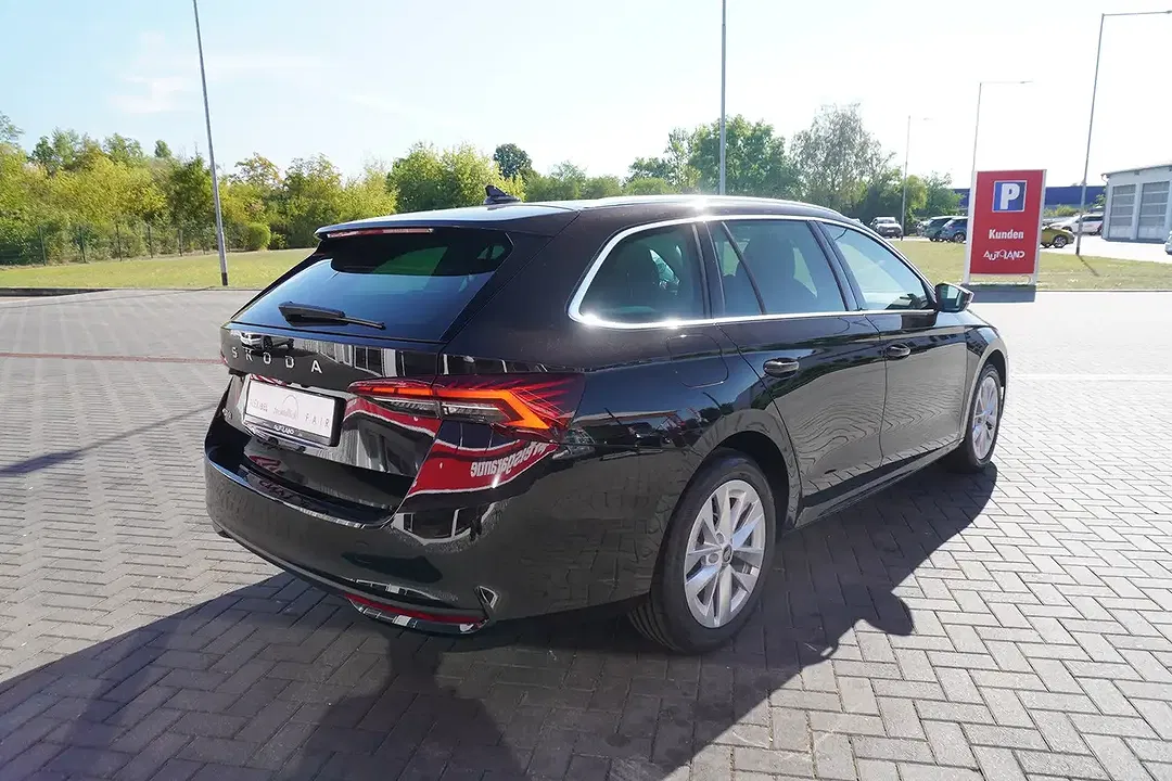 Skoda Octavia 1.5 TSI DSG Combi - Thumbnail 3