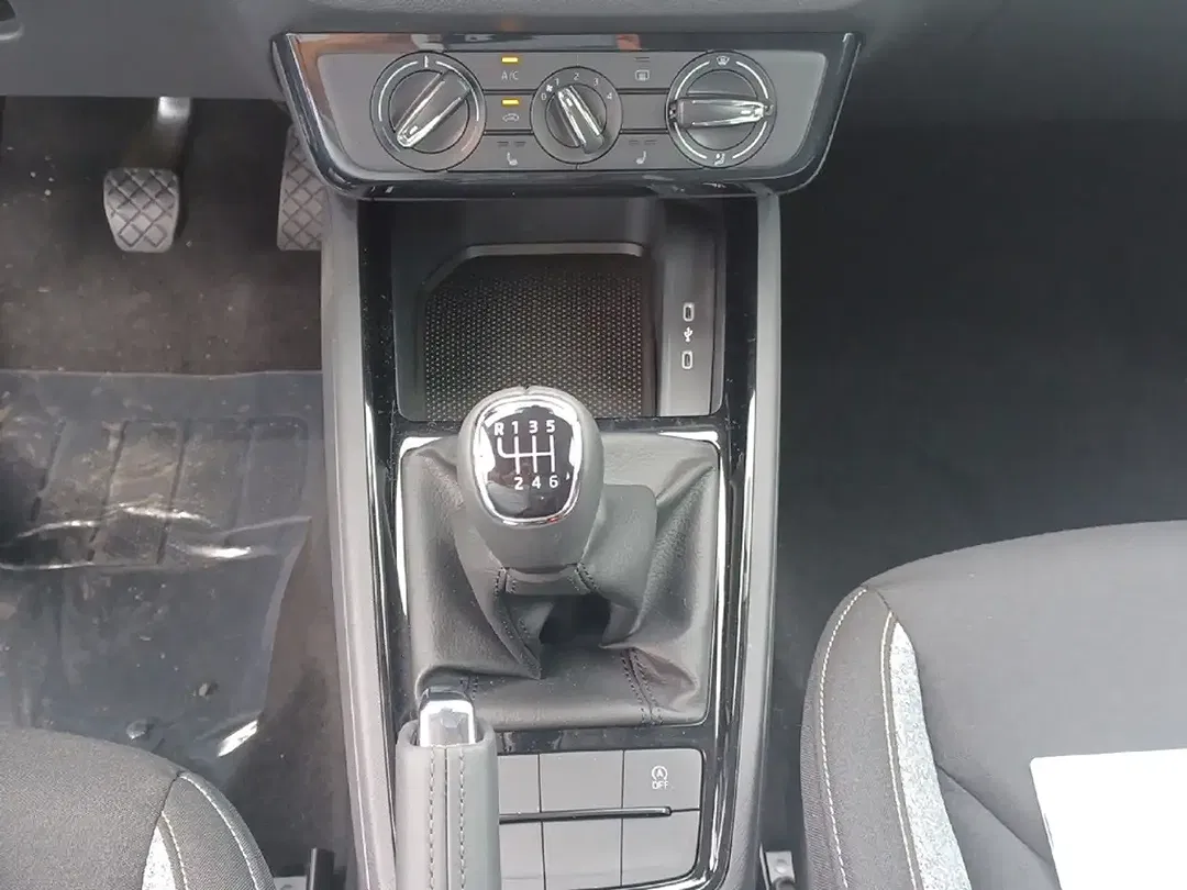 Skoda Kamiq 1.0 TSI Selection 130 Years Edition - Thumbnail 12