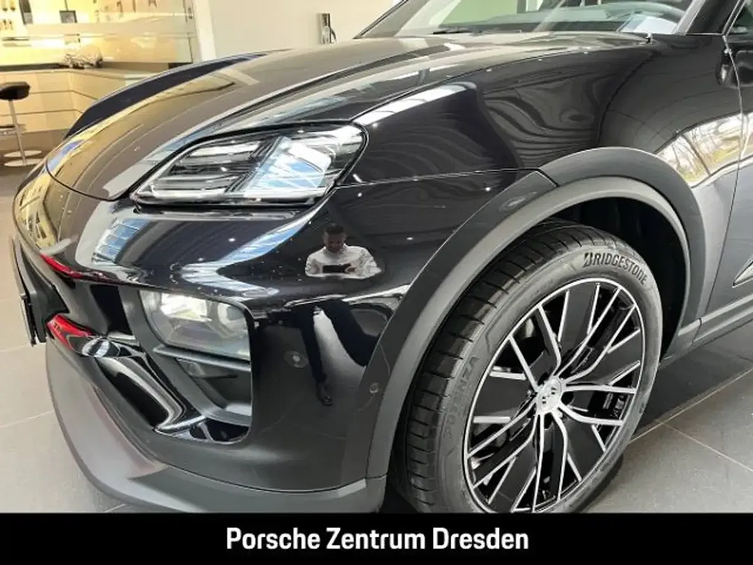 Porsche Macan Plus - Thumbnail 11