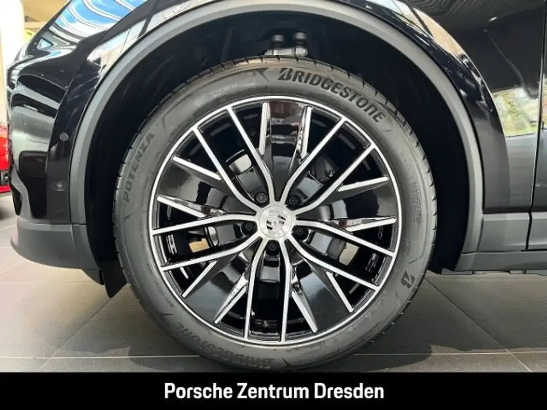 Porsche Macan Plus - Thumbnail 8