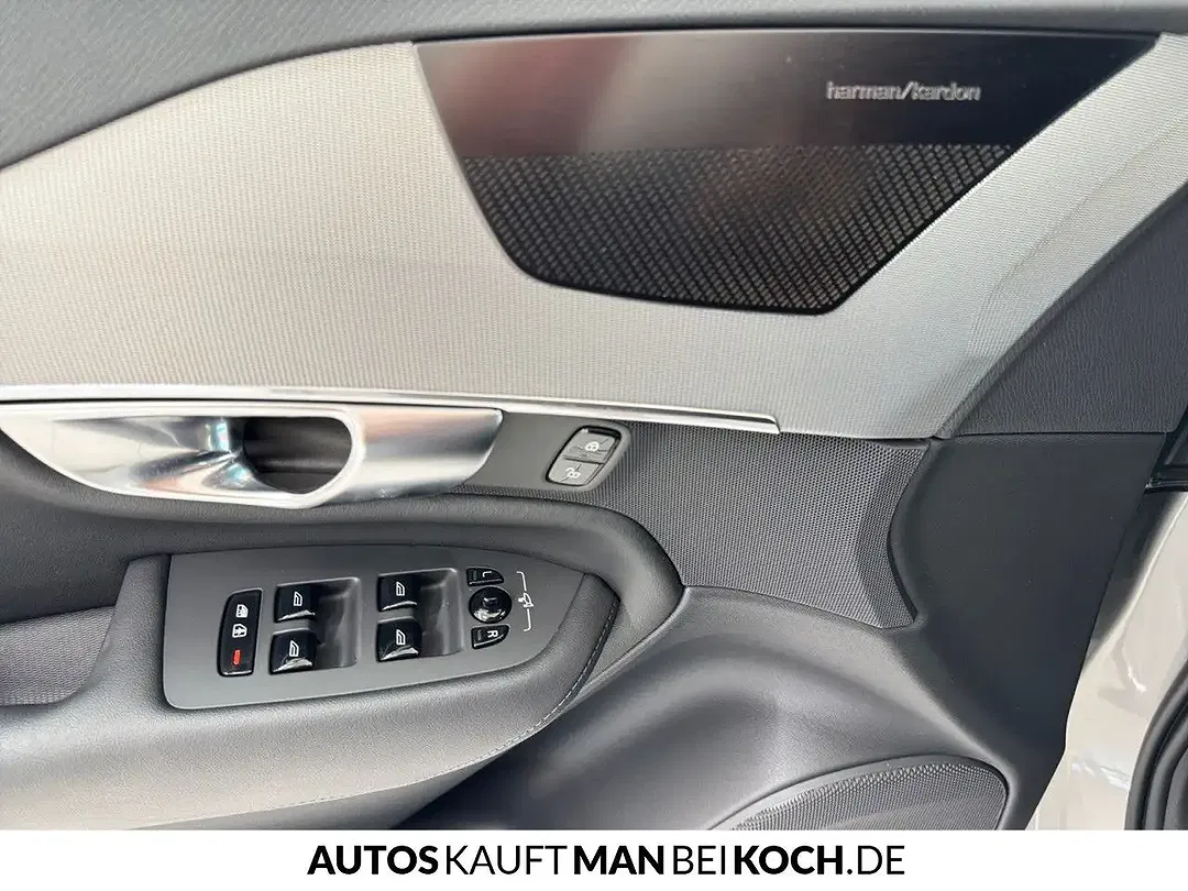 Volvo XC90 T8 PHEV AWD - Thumbnail 11