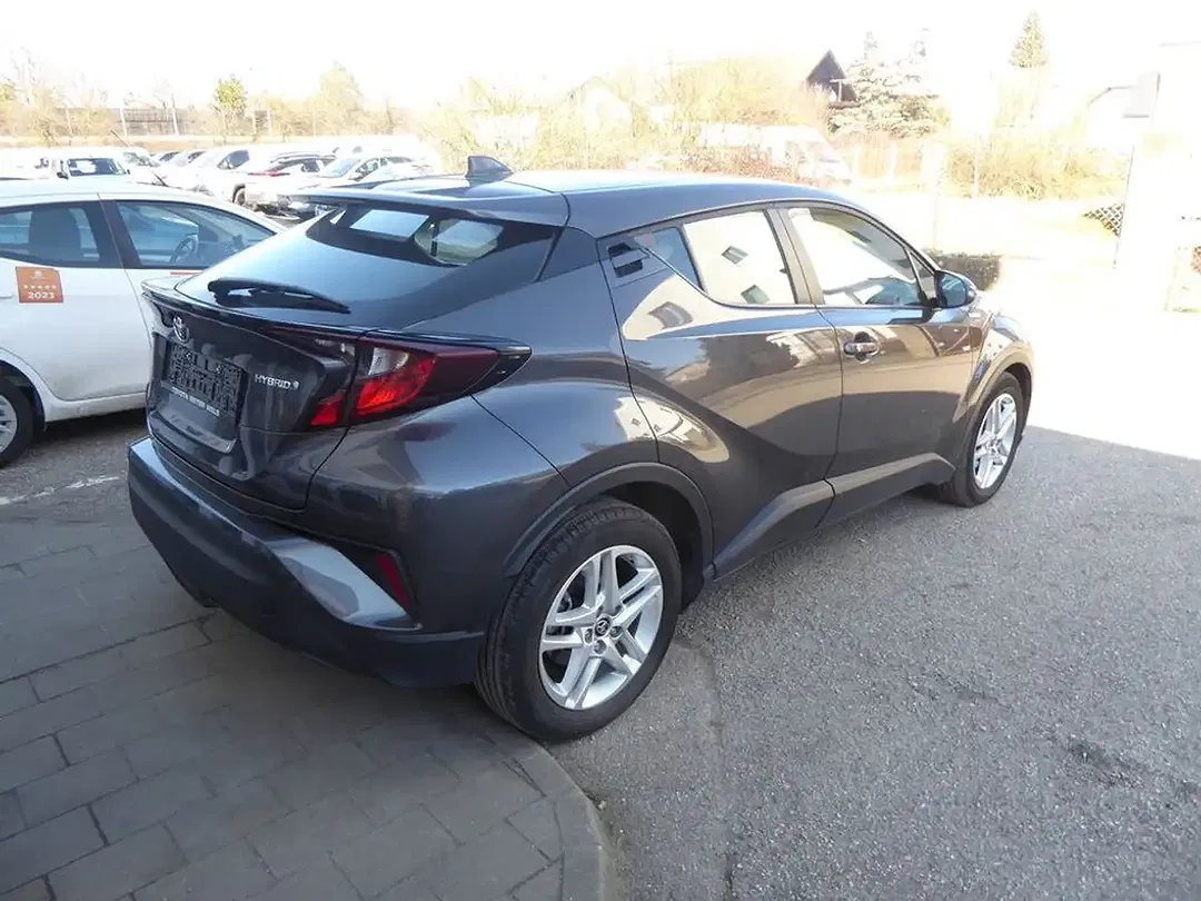 Toyota C-HR Hybrid - Thumbnail 5