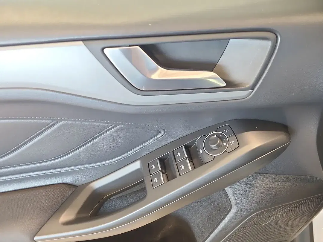 Ford Focus Cool & Connect - Thumbnail 7