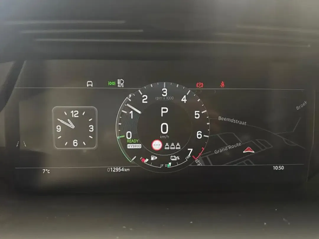 Land Rover Discovery Sport P270e Dynamic SE - Thumbnail 8