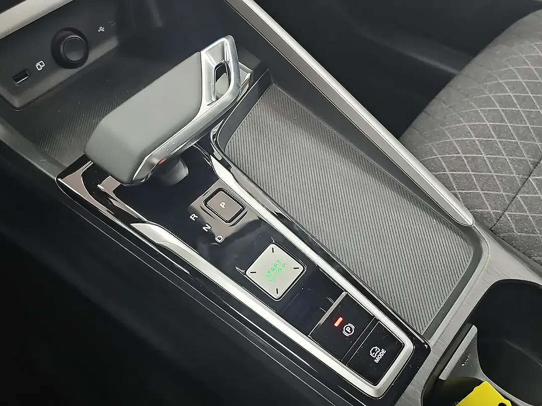 MG ZS Hybrid Standard - Thumbnail 10